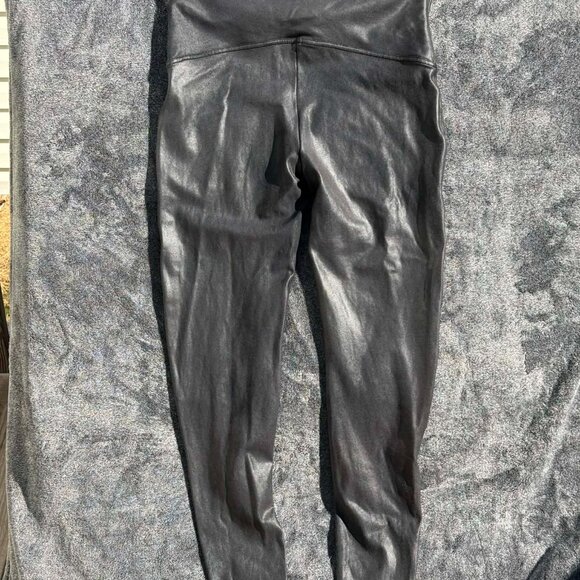 SPANX Faux Leather Leggings 2X • Clean Girl • Edgy Minimalist • Athleisure Lux - Picture 3 of 5